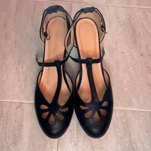 EUC Chase + Chloe heels